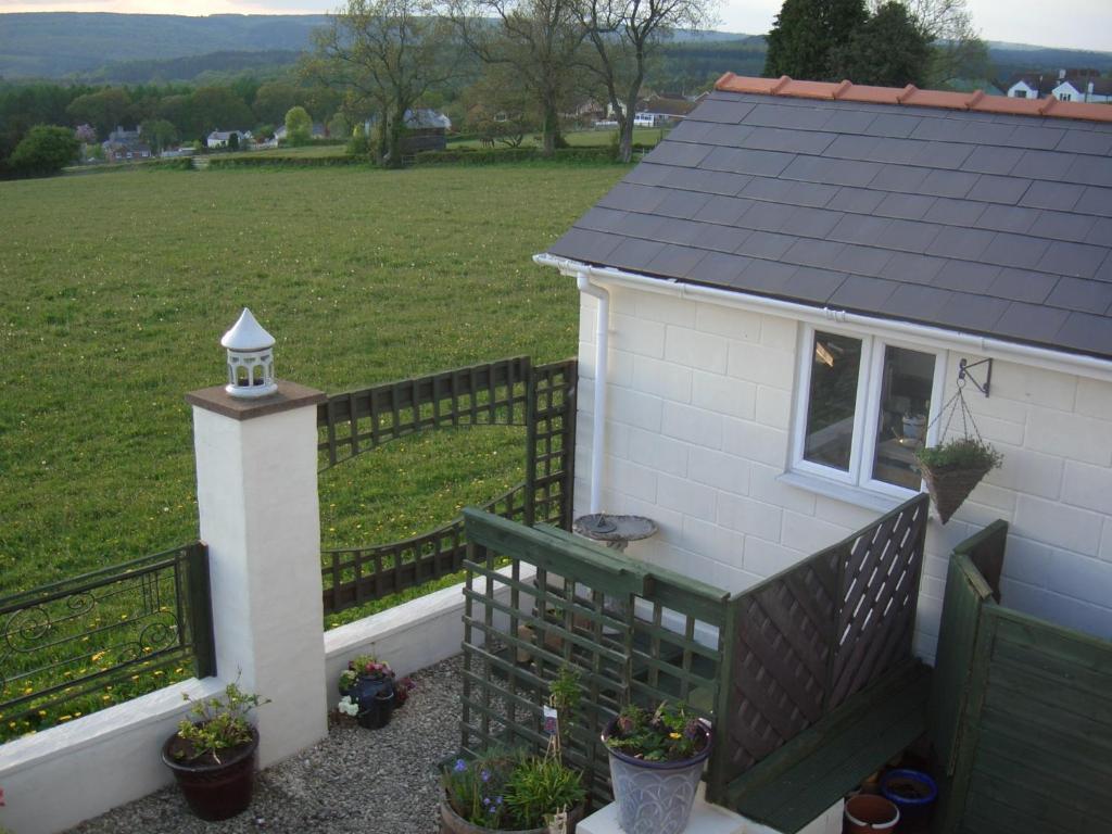 Dean Valley Panorama Bed & Breakfast Lydney Exterior photo