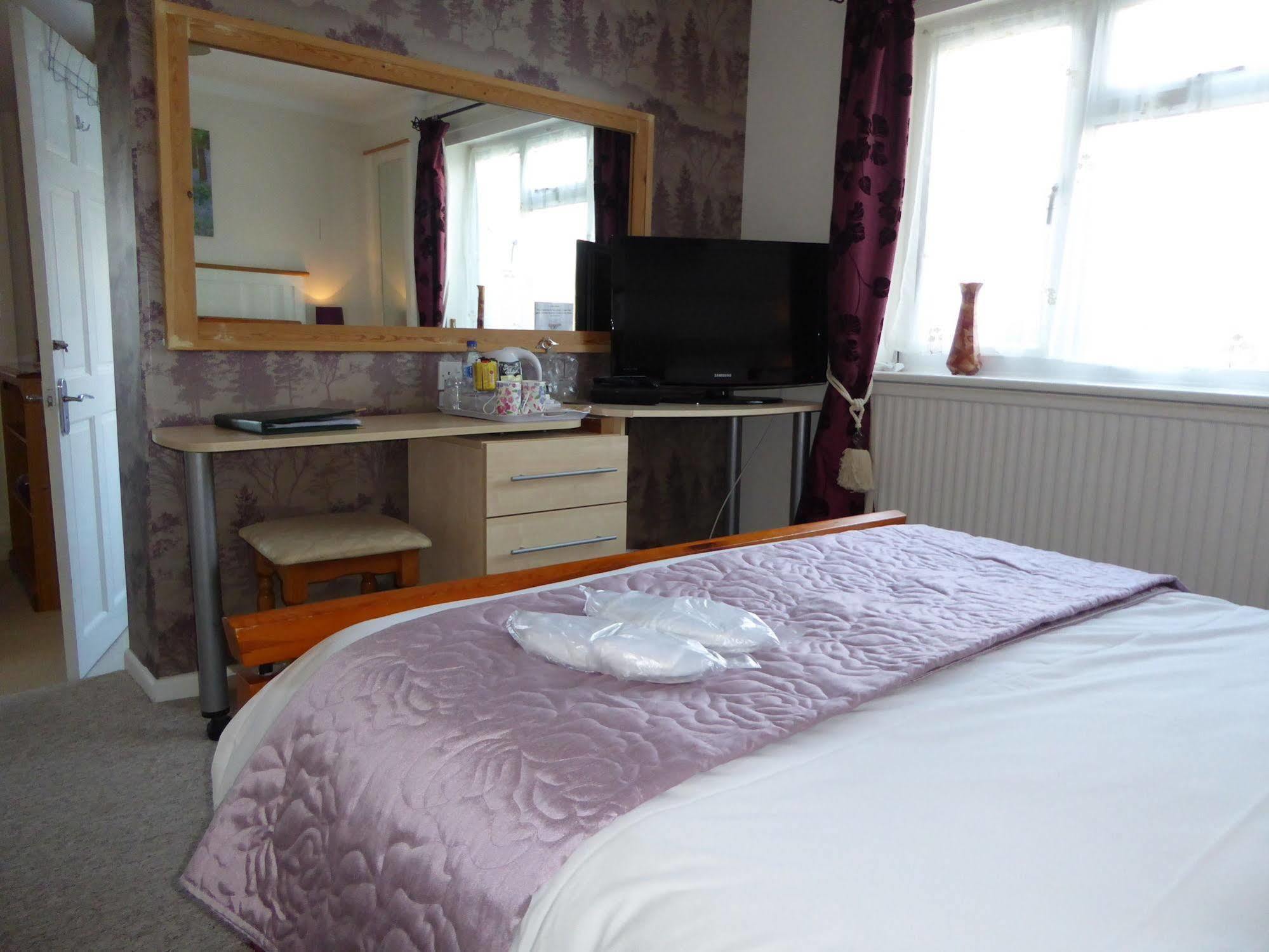 Dean Valley Panorama Bed & Breakfast Lydney Exterior photo